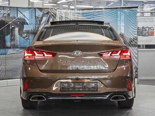 2017 Hyundai Sonata VII (LF) Рестайлинг, коричневый, 1699000 рублей, вид 5