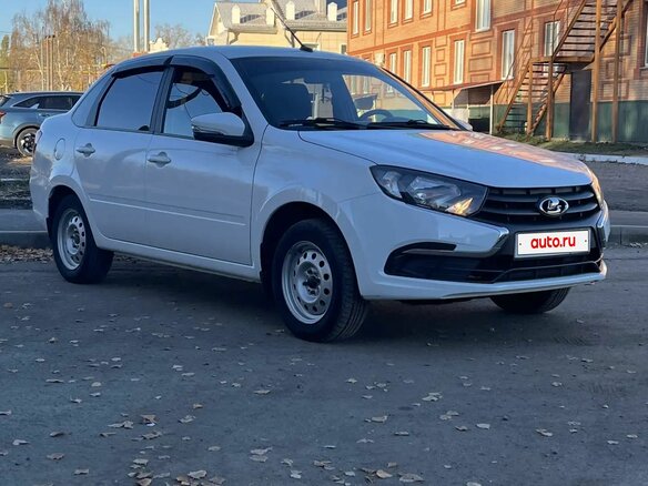 2023 Lada (ВАЗ) Granta I Рестайлинг, белый, 620000 рублей - вид 2