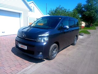 2012 Toyota Voxy II (R70) Рестайлинг, синий, 1750000 рублей, вид 1