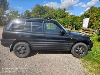 1997 Toyota RAV4 I (XA10), чёрный, 649000 рублей, вид 3