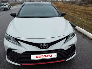 2021 Toyota Camry VIII (XV70) Рестайлинг, белый, 3200000 рублей, вид 1