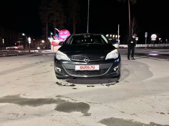 2013 Opel Astra J Рестайлинг, чёрный, 750000 рублей - вид 4
