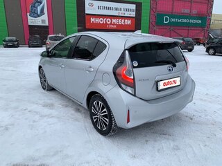 2019 Toyota Aqua I Рестайлинг 2, серебристый, 1420000 рублей, вид 3