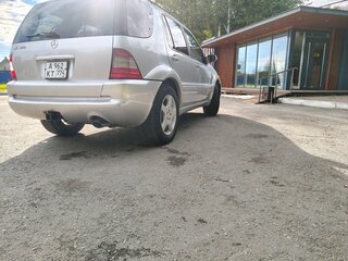 2002 Mercedes-Benz M-Класс 320 I (W163) Рестайлинг, серебристый, 650000 рублей, вид 4