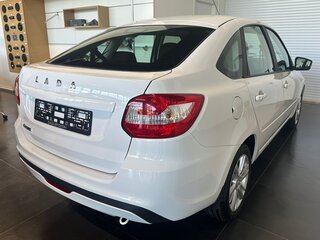 2025 Lada (ВАЗ) Granta I Рестайлинг, белый, 1166000 рублей, вид 3