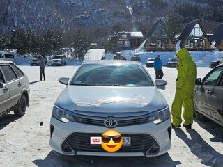 2018 Toyota Camry VII (XV50) Рестайлинг 2, белый, 2300000 рублей, вид 2