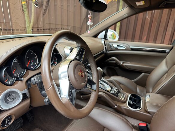 2017 Porsche Cayenne Diesel II Рестайлинг (958), белый - вид 2