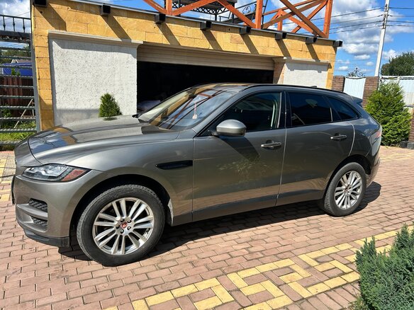 2017 Jaguar F-Pace I, серый, 2190000 рублей - вид 8