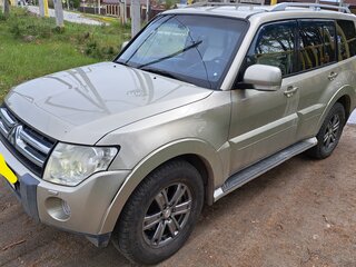 2008 Mitsubishi Pajero IV, бежевый, 1560000 рублей, вид 1