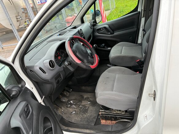 2011 Citroen Berlingo II, белый, 350000 рублей - вид 8