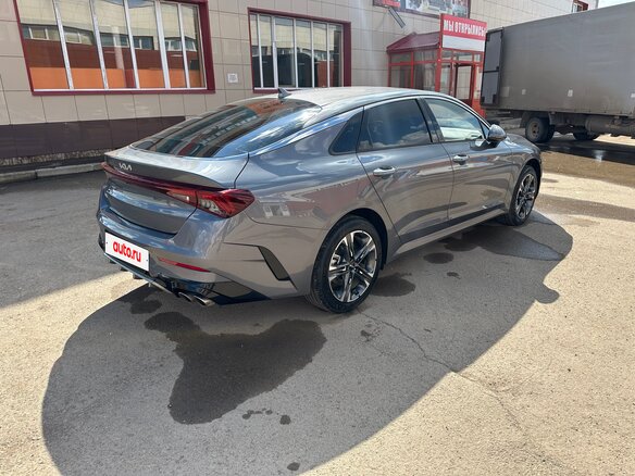 2024 Kia K5 III, серый, 3250000 рублей - вид 5