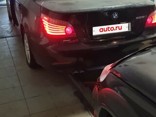 2008 BMW 5 серии 528i V (E60/E61) Рестайлинг, чёрный, 850000 рублей, вид 4