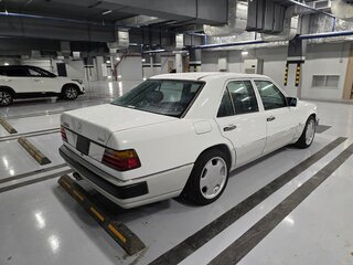 1991 Mercedes-Benz W124 300, белый, 3900000 рублей, вид 4