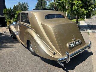 1951 Rolls-Royce Silver Wraith, золотистый, 38000000 рублей, вид 2