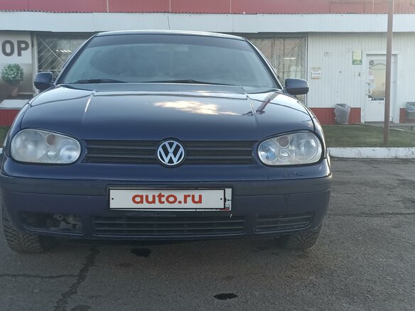 1999 Volkswagen Golf IV, синий, 200000 рублей
