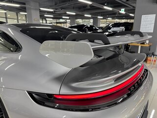2025 Porsche 911 GT3 Touring 992 Рестайлинг, серебристый, 32000000 рублей, вид 4