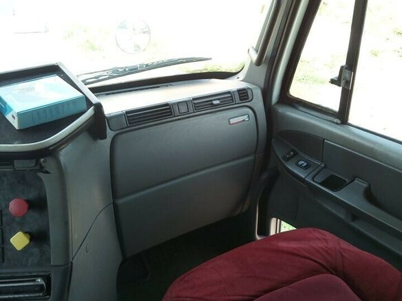 2002 Freightliner Columbia, белый, 1700000 рублей - вид 11