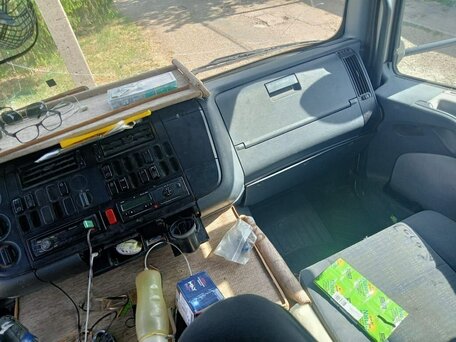 2003 Mercedes-Benz Axor, белый, 2000000 рублей, вид 5
