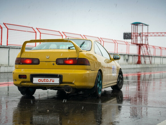 1997 Honda Integra III Рестайлинг, жёлтый - вид 4