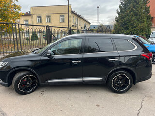 2015 Mitsubishi Outlander III Рестайлинг 2, чёрный, 1800000 рублей, вид 3