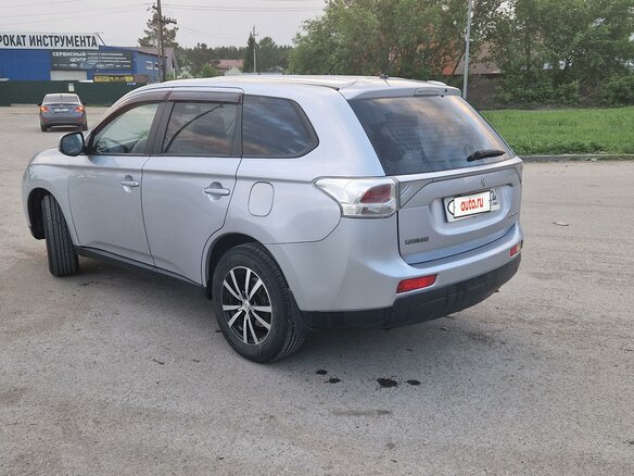 2012 Mitsubishi Outlander III, серебристый, 1735000 рублей - вид 6