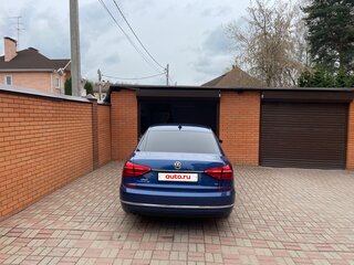 2016 Volkswagen Passat (North America and China) I Рестайлинг, синий, 1497600 рублей, вид 3