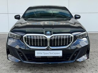 2025 BMW 5 серии 530e xDrive VIII (G60/G61/G68), чёрный, 9600000 рублей, вид 2
