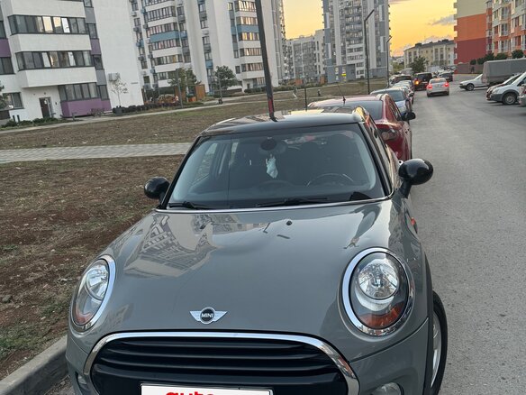 2018 Mini Hatch Cooper III (F55/F56), серый, 1650000 рублей