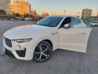 2020 Maserati Levante I, белый, 7500000 рублей, вид 1
