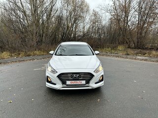 2019 Hyundai Sonata VII (LF) Рестайлинг, белый, 1750000 рублей, вид 2