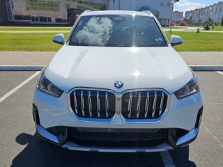 2023 BMW X1 28i xDrive III (U11/U12), белый, 3000000 рублей, вид 1