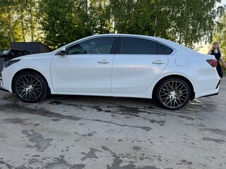 2021 Kia Cerato IV, белый, 2100000 рублей, вид 4