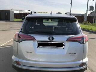2018 Toyota RAV4 IV (XA40) Рестайлинг, серебристый, 2450000 рублей, вид 2