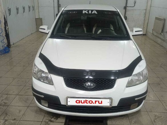 2009 Kia Rio II, белый, 495000 рублей