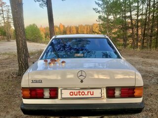 1984 Mercedes-Benz 190 (W201), белый, 500000 рублей, вид 3