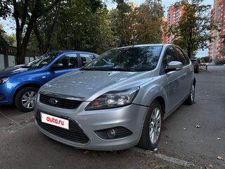 2011 Ford Focus II Рестайлинг, серебристый, 550000 рублей, вид 1