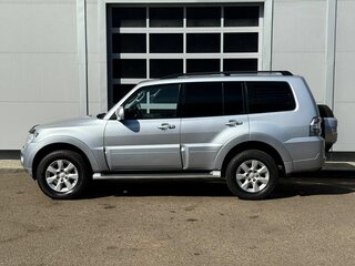 2010 Mitsubishi Pajero IV, серебристый, 1683000 рублей, вид 2