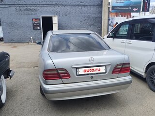 2000 Mercedes-Benz E-Класс 240 II (W210, S210) Рестайлинг, серый, 550000 рублей, вид 3