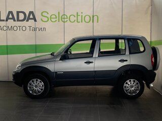 2013 Chevrolet Niva I Рестайлинг, серебристый, 620000 рублей, вид 2