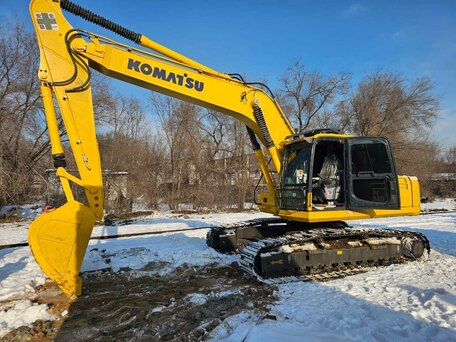 2022 Komatsu PC240, жёлтый, 12500000 рублей, вид 1