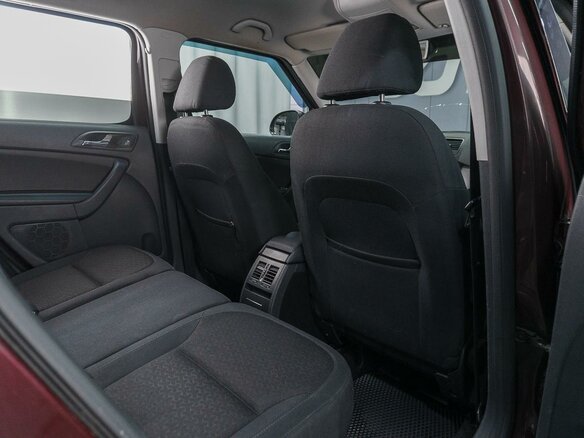 2011 Skoda Yeti I, красный - вид 12