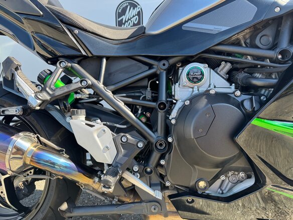 2020 Kawasaki Ninja H2 SX, серый, 1680000 рублей - вид 6