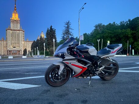 2007 Yamaha YZF-R1, серый, 780000 рублей, вид 4