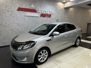 2013 Kia Rio 4-speed III, серебристый, 1135000 рублей, вид 1