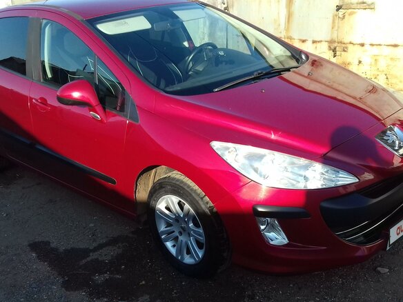 2010 Peugeot 308 I, красный - вид 9