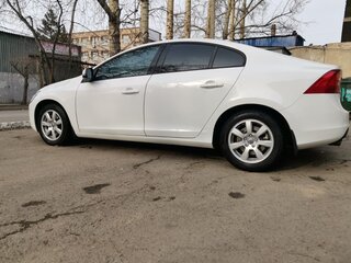 2011 Volvo S60 II, белый, 1350000 рублей, вид 4