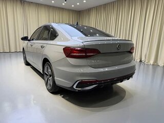 2023 Volkswagen Lavida III Рестайлинг, серебристый, 1320000 рублей, вид 4