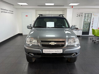 2011 Chevrolet Niva I Рестайлинг, серебристый, 384000 рублей, вид 2