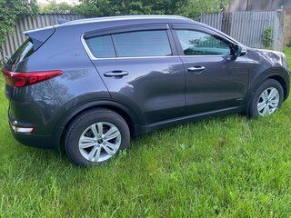 2017 Kia Sportage IV, серый, 2100000 рублей, вид 3