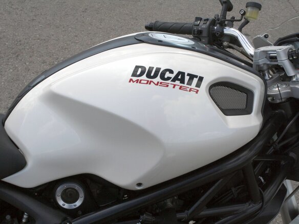 2009 Ducati Monster 696, белый - вид 10
